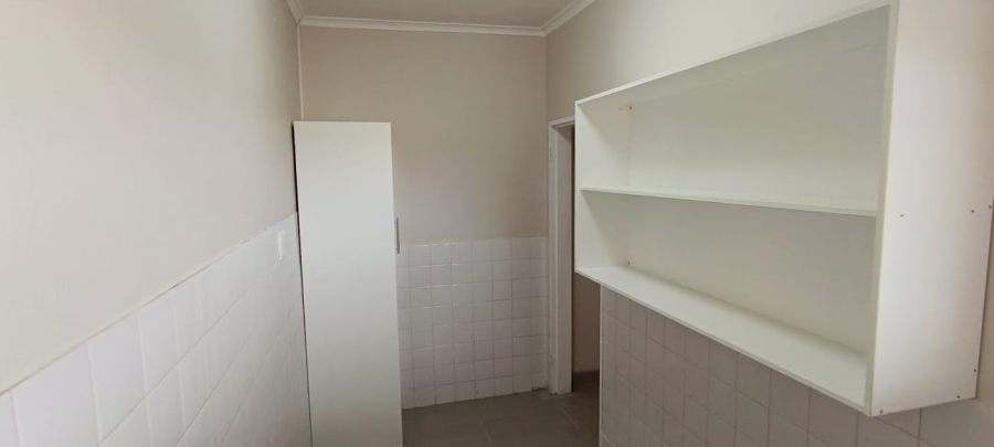 To Let 1 Bedroom Property for Rent in Oostersee Western Cape